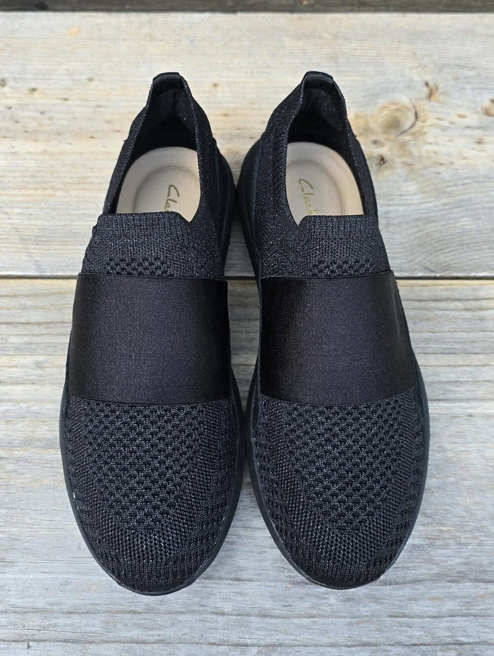 Clarks Un Rio Knit Athleisure Minimalist Knit Shimmer Comfort Sneakers 7M